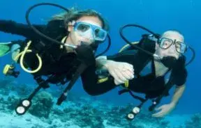 Plage proche et sorties nautiques alentour