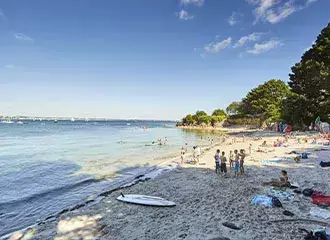 Une série de plages tout autour