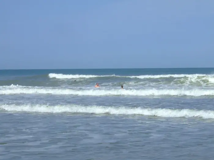 Plage proche et spot de surf