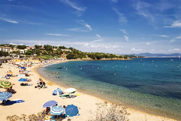 Une plage toute proche du camping