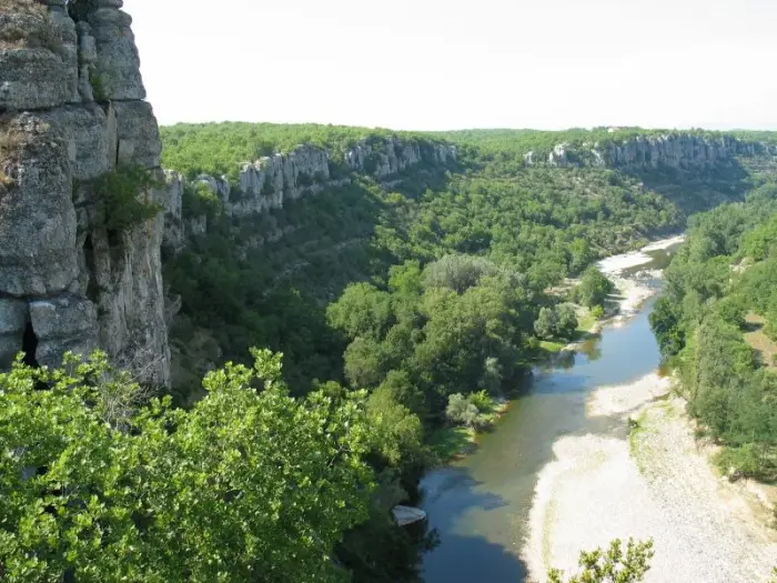 Rivières, plages et lacs alentour