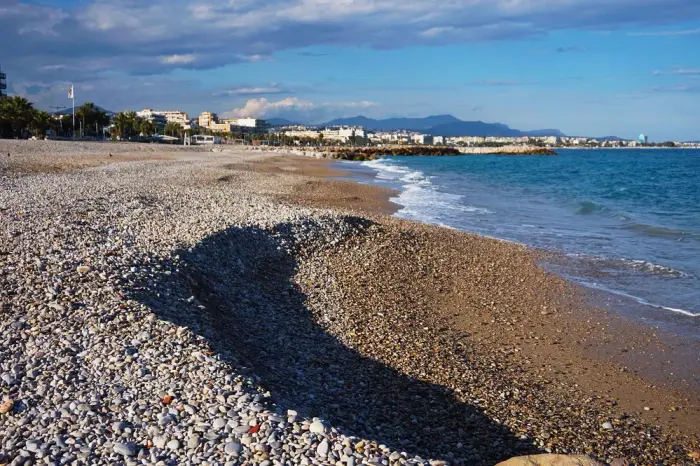 La plage de Cagnes-sur-Mer à proximité