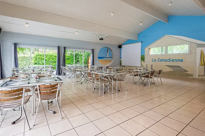 Des repas et courses sur place