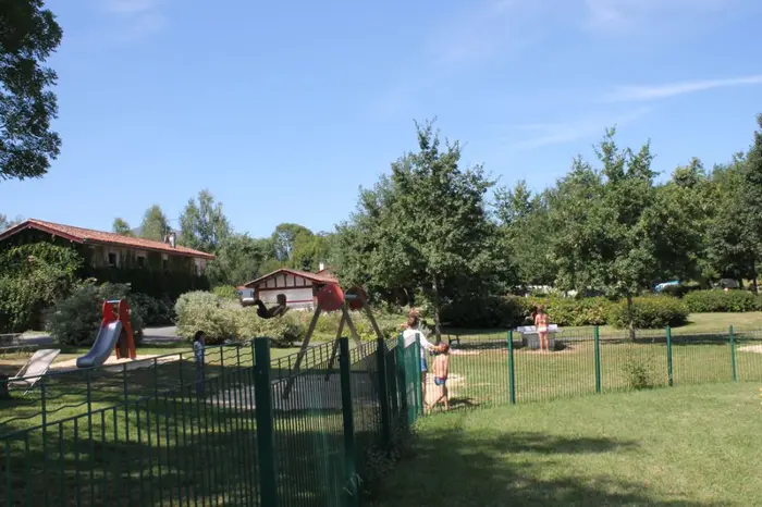 Des repas et courses sur place