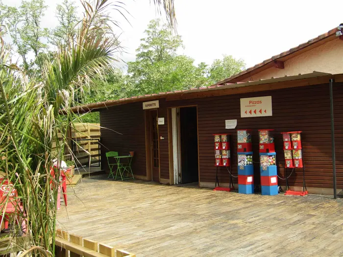 Restaurant, bar et pause gourmande sur place