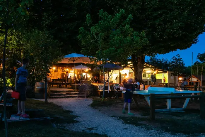 Bar, snack et repas sur terrasse