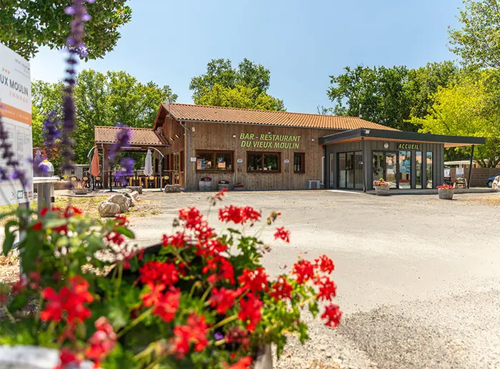 Restaurant et bar au cœur du séjour