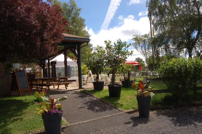 Restaurant, bar et snack sur place