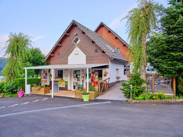 Bar, restaurant et dépannage sur place