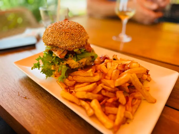 Des repas et courses sur place