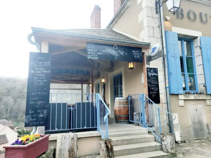 Restaurant et bar au cœur du village
