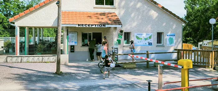 Une table conviviale au cœur du domaine