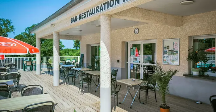Une table conviviale au cœur du domaine