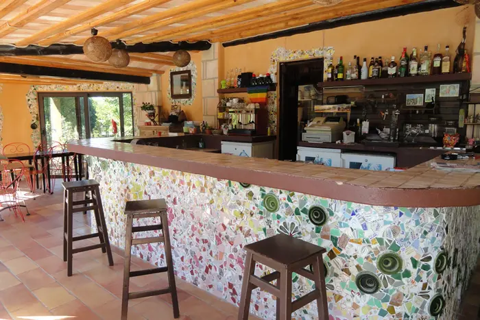 Bar et table sur place