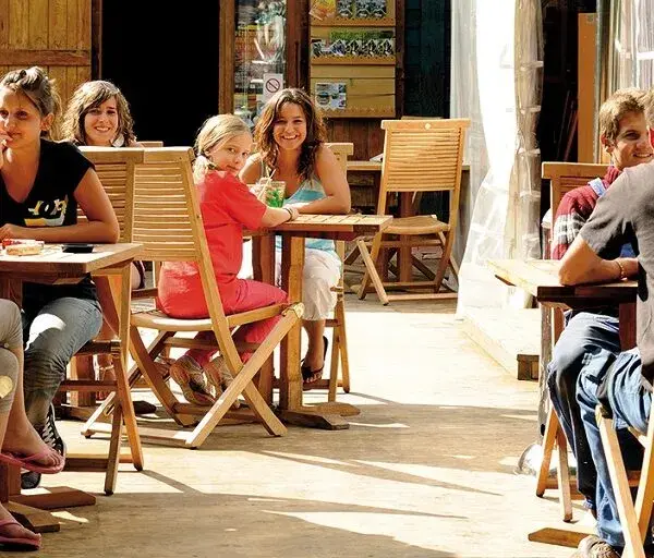 Repas sur place et courses faciles