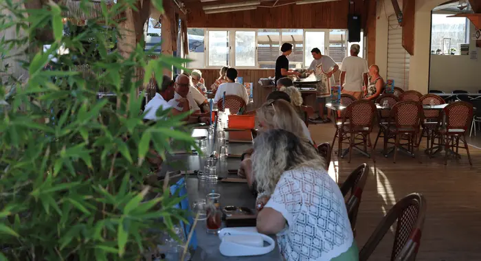 Restaurant et bar tous les jours