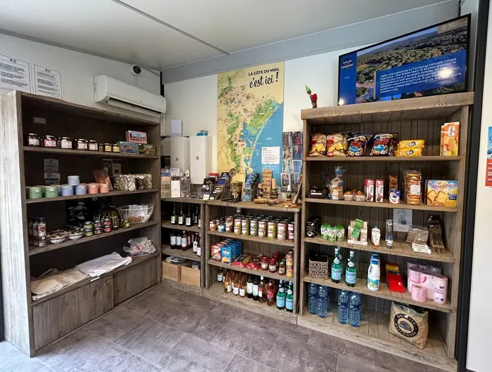 Bar, snack et épicerie sur place