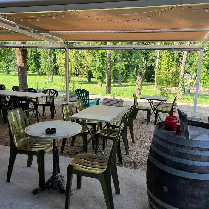 Restaurant ombragé et services gourmands