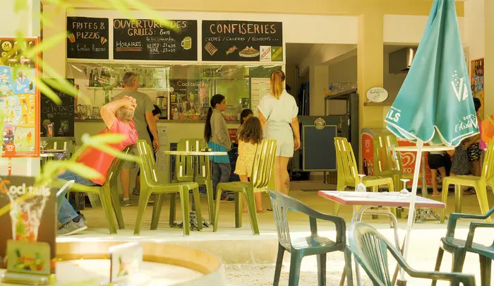 Restaurant ombragé et services gourmands