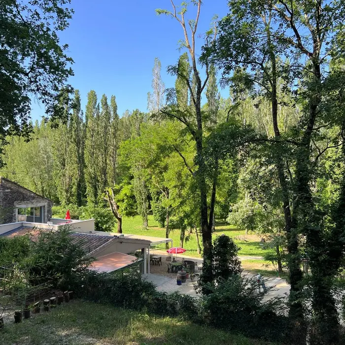Restaurant ombragé et services gourmands