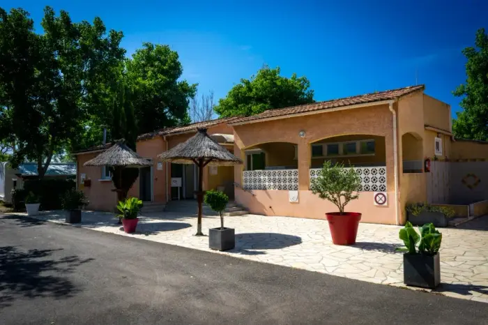 Bar, snack et restaurant sur place
