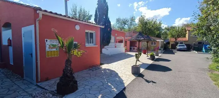 Bar, snack et restaurant sur place