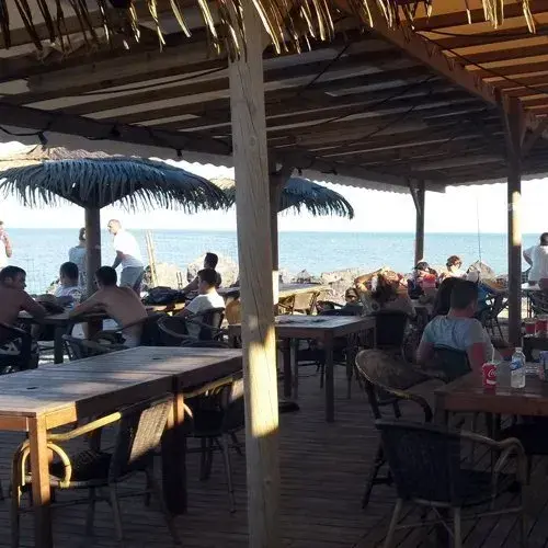 Bar, snack et petits-déjeuners sur place