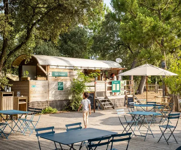Des repas simples au cœur du camping