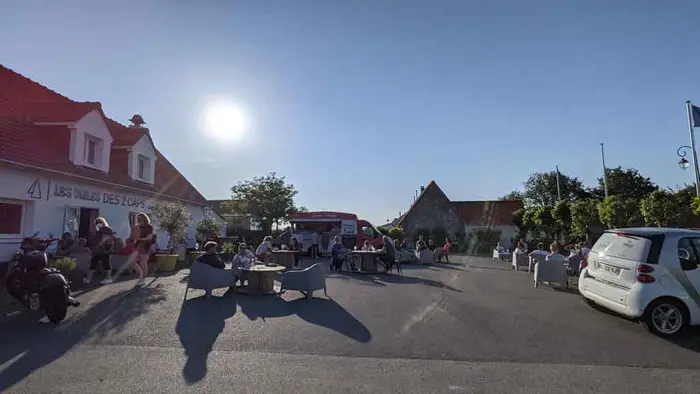 Bar, snack et courses sur place
