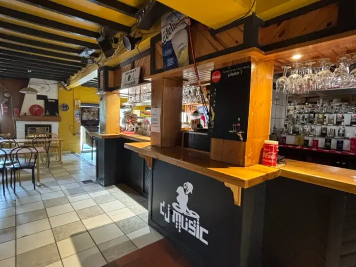 Bar, snack et restaurant sur place