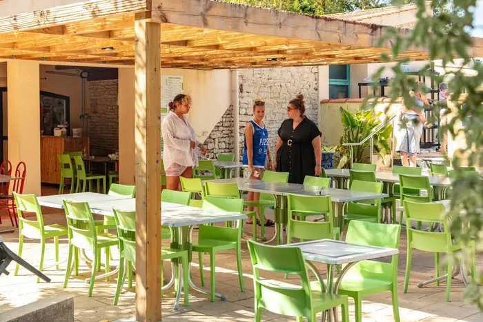 Restaurant, snack et plats à emporter
