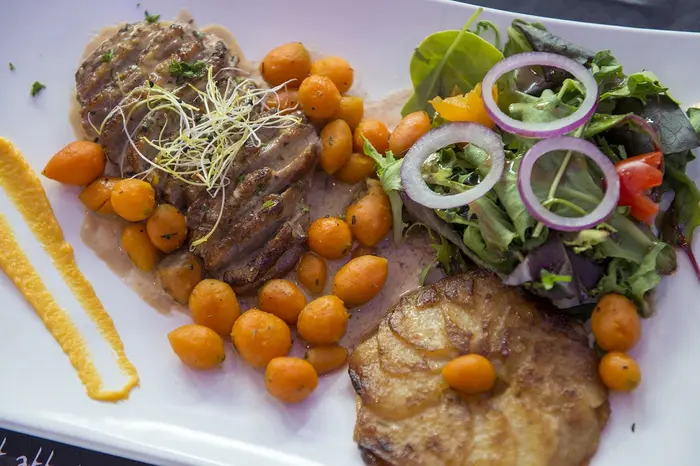 Commerces et pauses gourmandes sur place