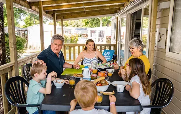 Restaurant, snack et bar sur place