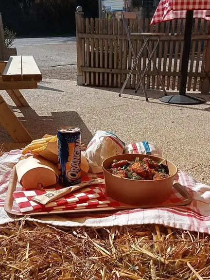 Guinguette, snack et dépannage sur place