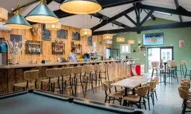 Repas sur place et courses faciles
