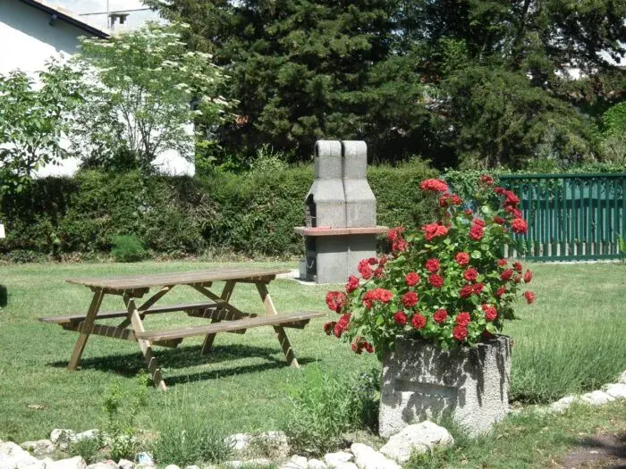 Bar convivial et repas en plein air