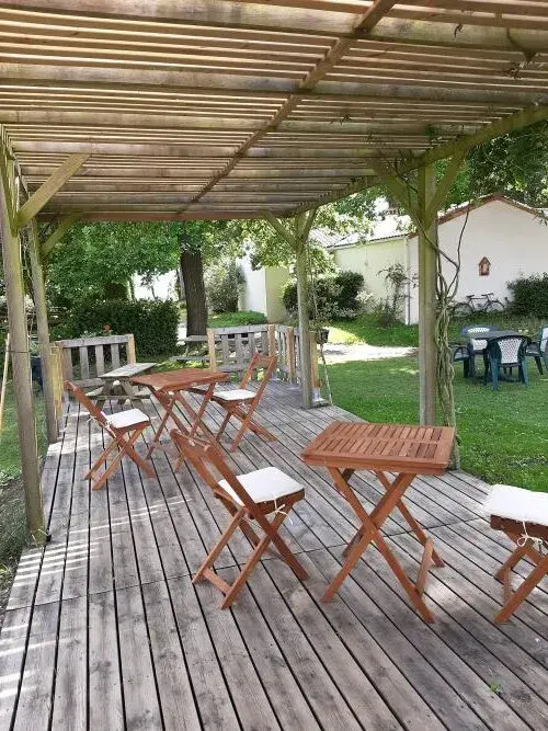 Bar convivial et repas en plein air
