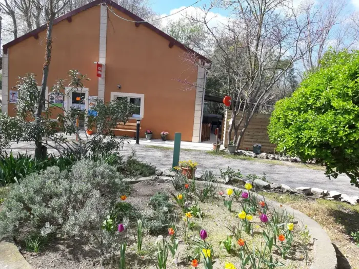 Des repas et courses sur place