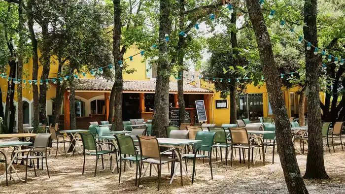 Restaurant, bar et dépannage sur place