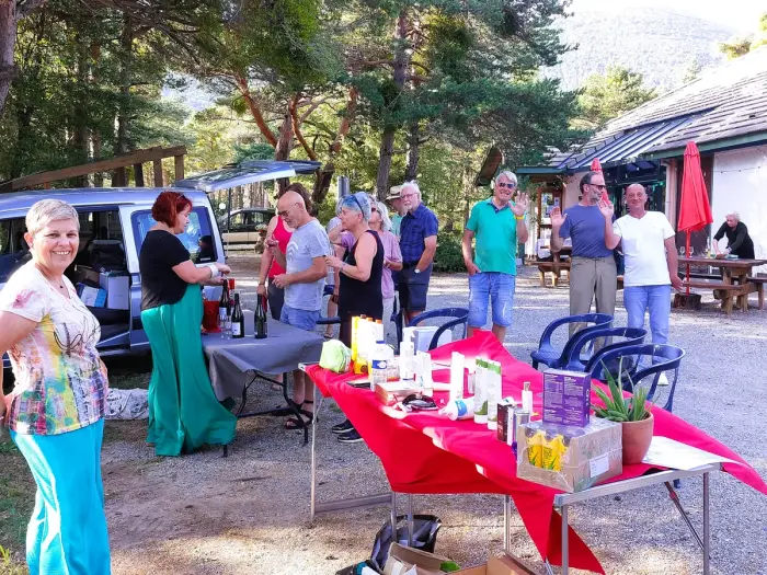 Pain frais et bar sur place