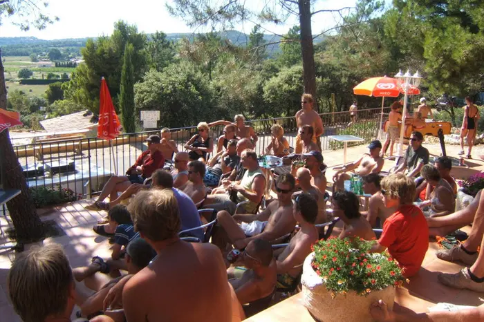 Bar et restauration sur terrasse