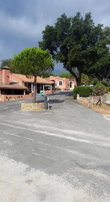 Bar, snack et épicerie sur place
