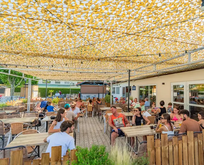 Restaurant, snack et courses sur place