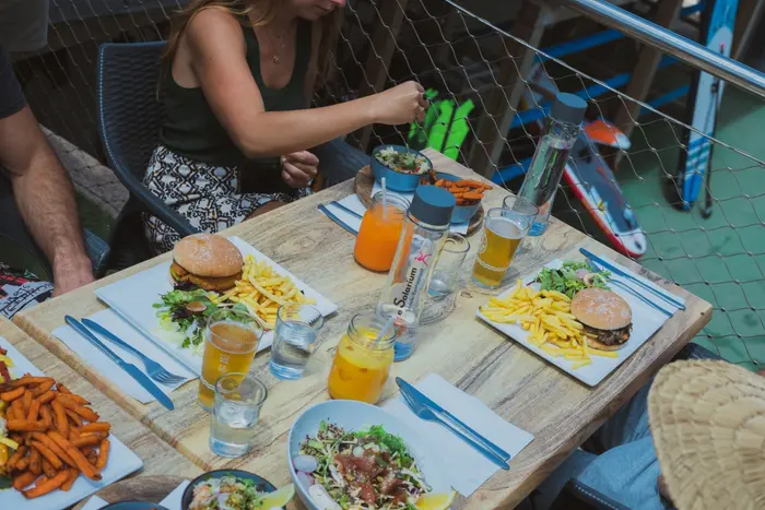 De quoi manger sur place facilement