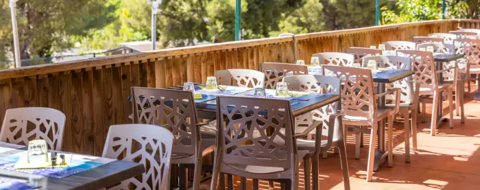 Restaurant, snack et courses d’appoint