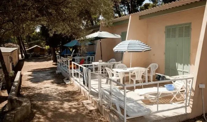 Restaurant, snack et courses d’appoint