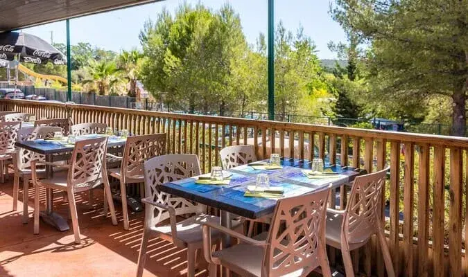 Restaurant, snack et courses d’appoint