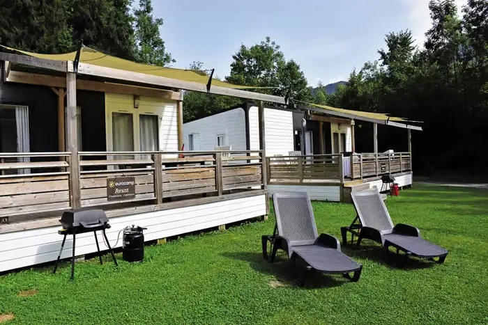 Bar, restaurant et courses d'appoint