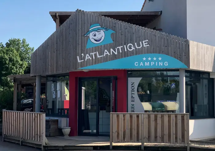 Bar, restaurant et snack en saison