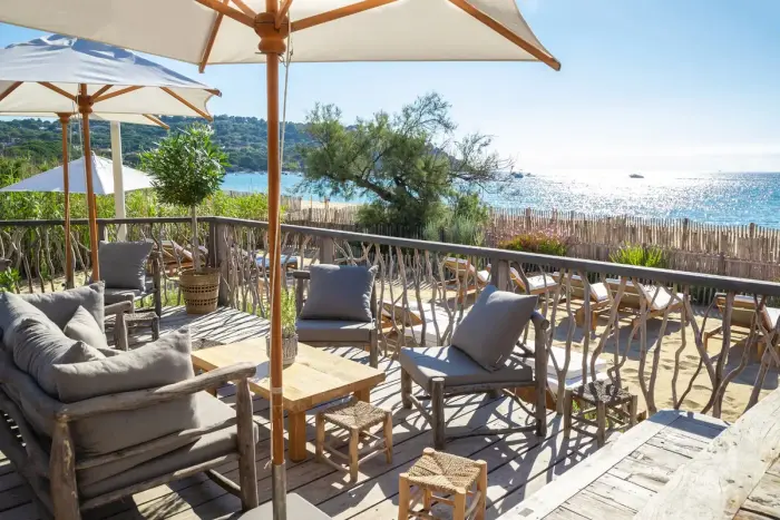 Restaurant sur place et pain du matin